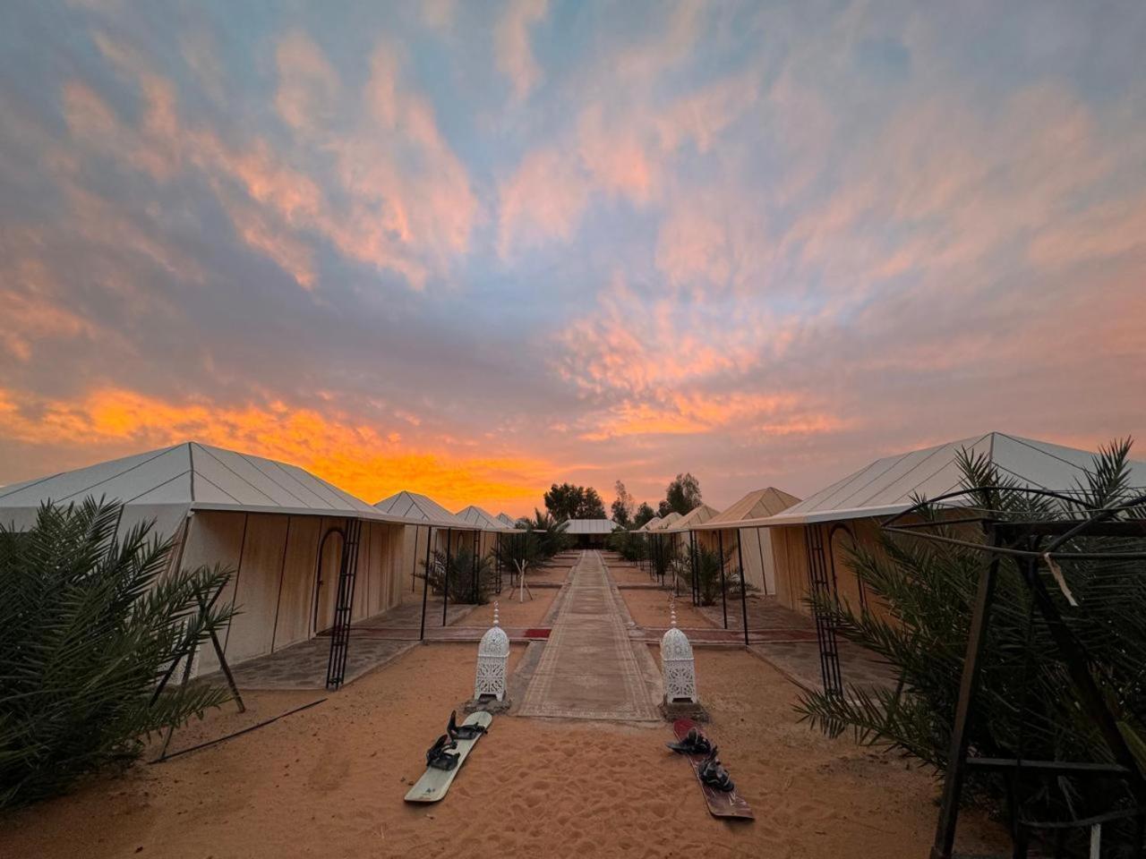 Готель Mirage Luxury Camp Мерзуга Екстер'єр фото